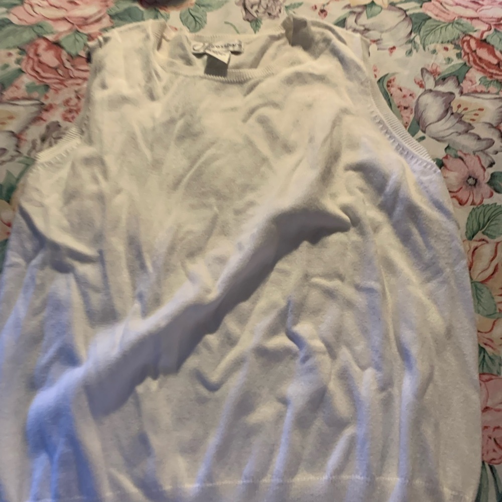 Dressbarn Women’s White Sleeveless Top Size Medium